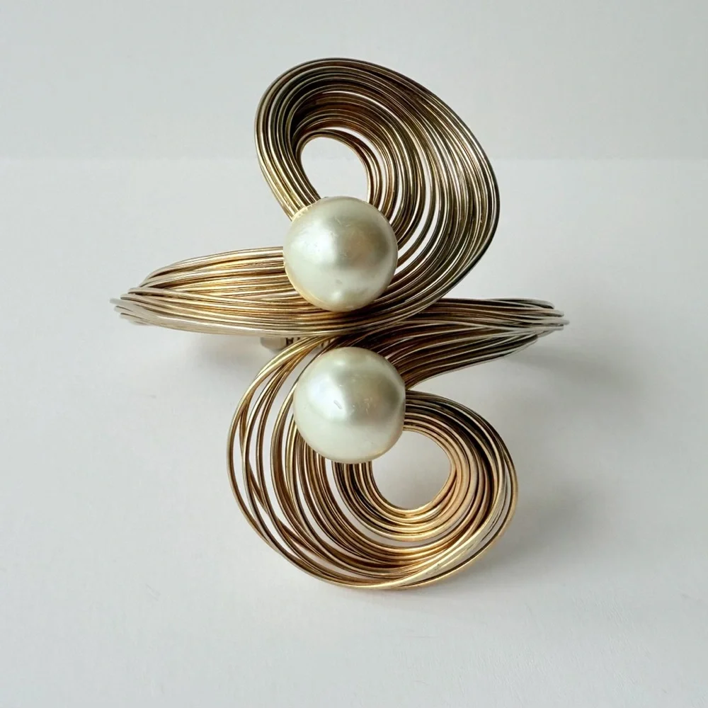 Vintage 1960s Yves Saint Laurent Faux Pearl Gilt Scroll Bracelet Roger Scemama - Picture 3 of 15